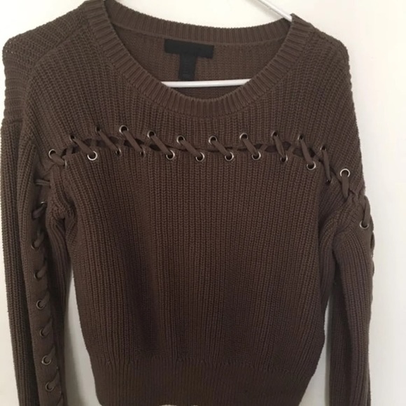 Trendy Lace-up Cropped Sweater. - Picture 1 of 5